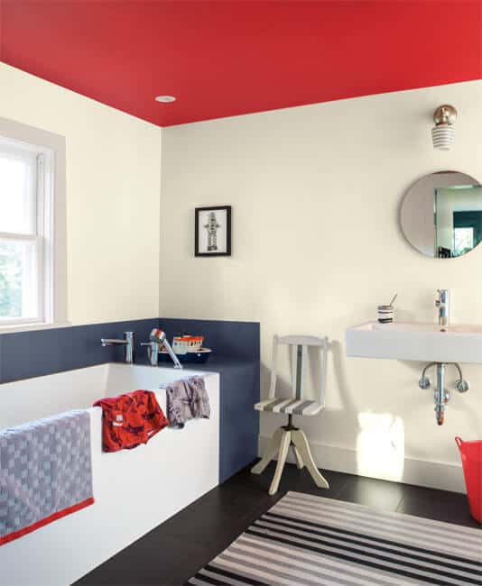 红白蓝浴室与本杰明·摩尔番茄探戈，石器，和安第斯山顶油漆颜色188金宝搏足彩app下载